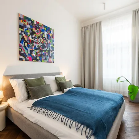 High-End Apartments With Ac & Parking By Easybnb Premium Prag