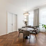 High-End Apartments With Ac & Parking By Easybnb Premium דירה