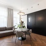 High-End Apartments With Ac & Parking By Easybnb Premium דירה *